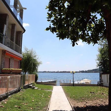 La Finestra "Sul Lago" Predore Exterior photo
